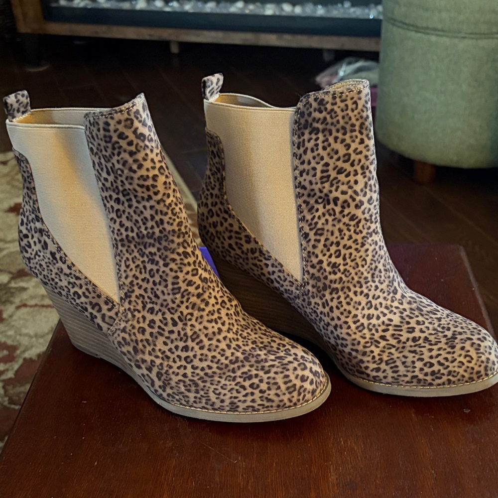 Report Tan Leopard Print Ankle Booties
